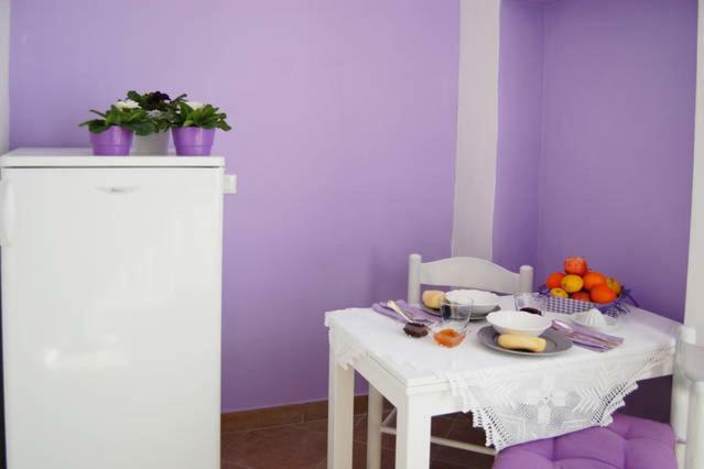Apartament La Casa Bianca Roe Zewnętrze zdjęcie