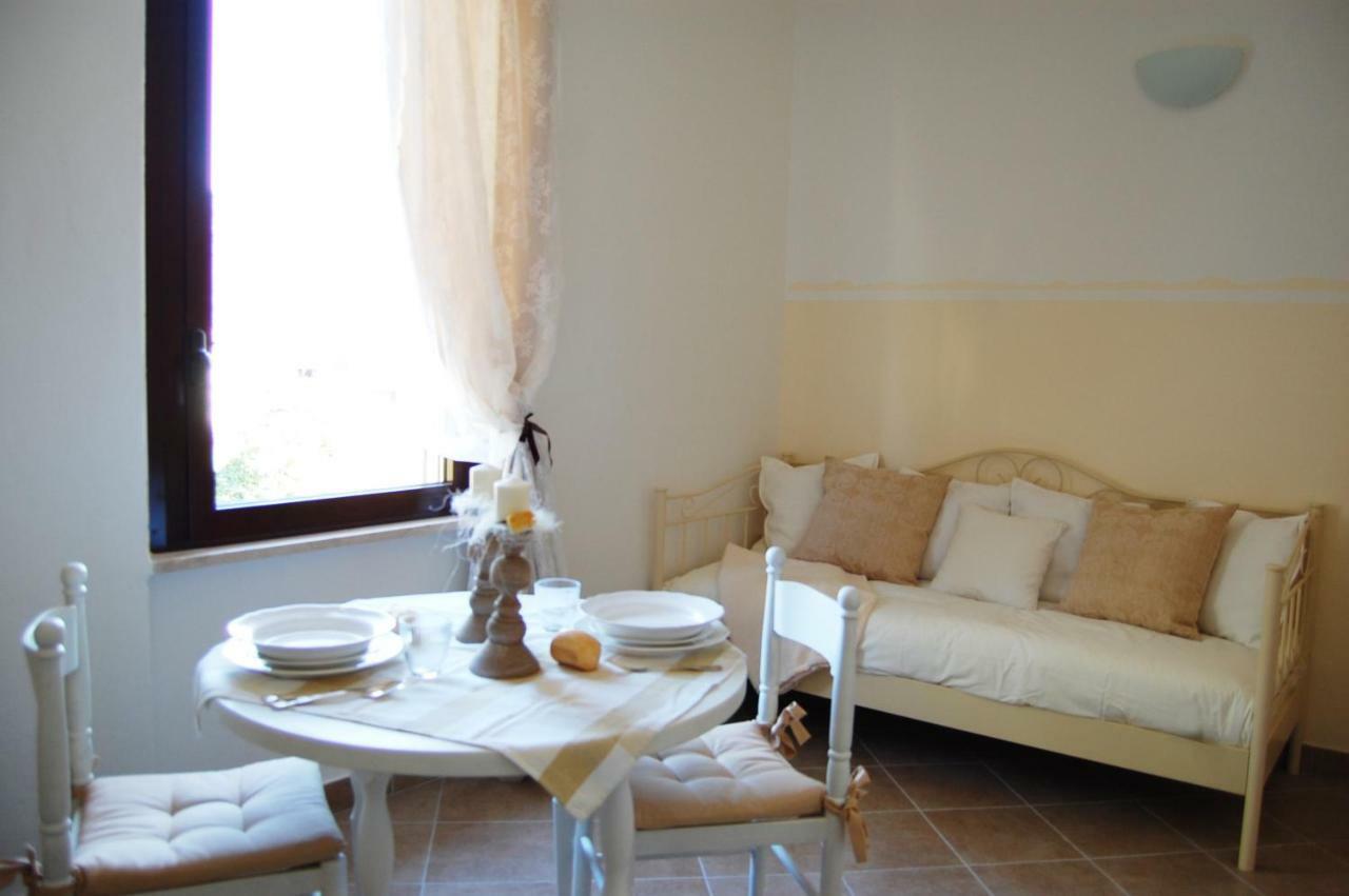 Apartament La Casa Bianca Roe Zewnętrze zdjęcie