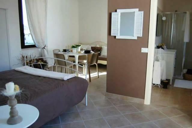 Apartament La Casa Bianca Roe Zewnętrze zdjęcie