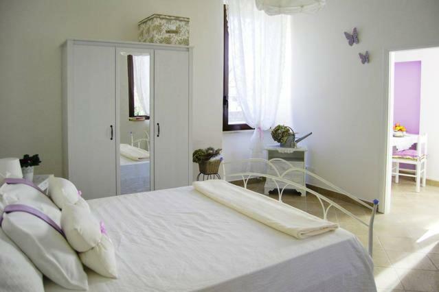 Apartament La Casa Bianca Roe Zewnętrze zdjęcie