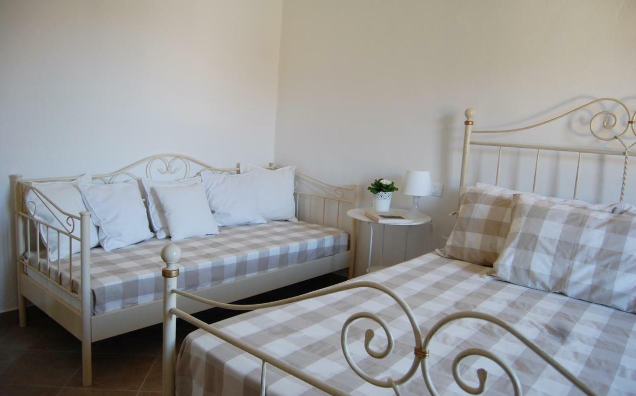 Apartament La Casa Bianca Roe Zewnętrze zdjęcie