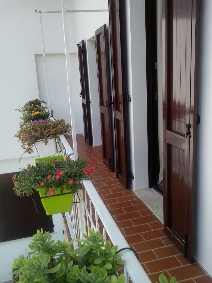 Apartament La Casa Bianca Roe Zewnętrze zdjęcie